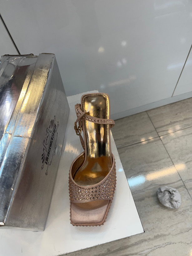 کفش زنانه وارداتی مدل نگینی پاشنه